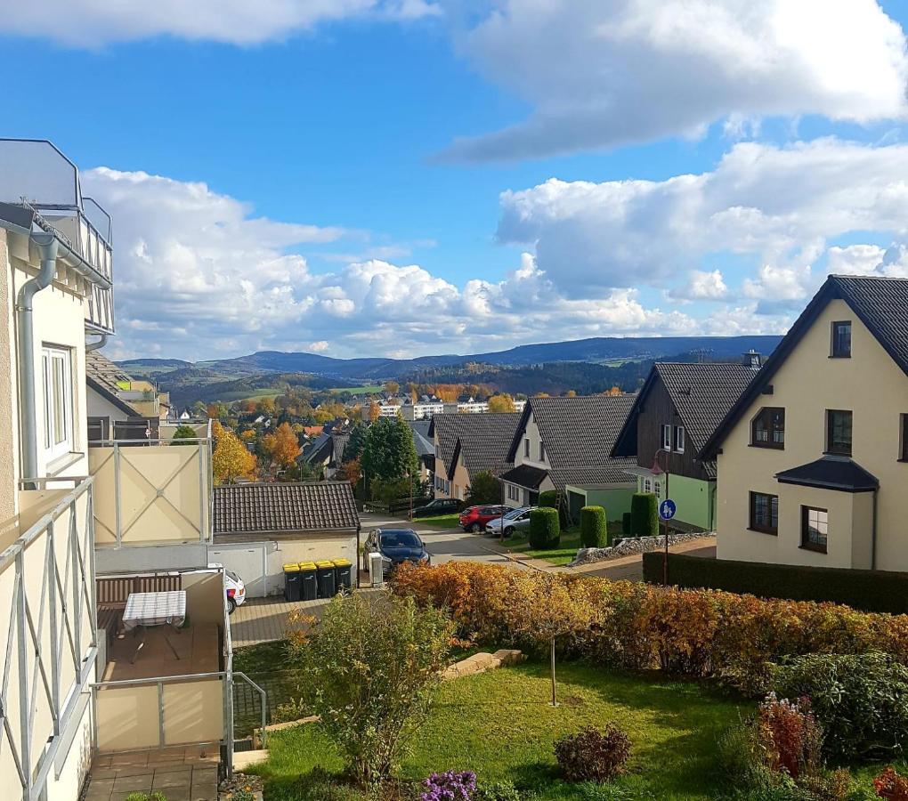 Modernes Apartment Im Gruenen I Balkon I Wlan I Stellplatz Schwarzenberg  Bagian luar foto