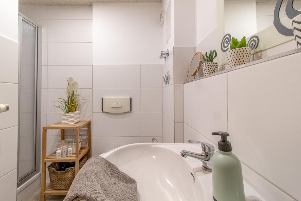 Modernes Apartment Im Gruenen I Balkon I Wlan I Stellplatz Schwarzenberg  Bagian luar foto